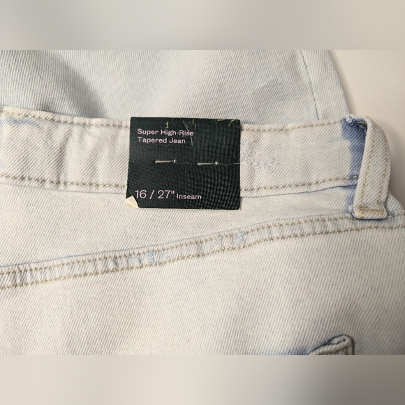 SEE DETAILS NWT - Wild Fable Size 16 Super High-Rise Tapered Jean Ultra Light - Picture 5 of 14